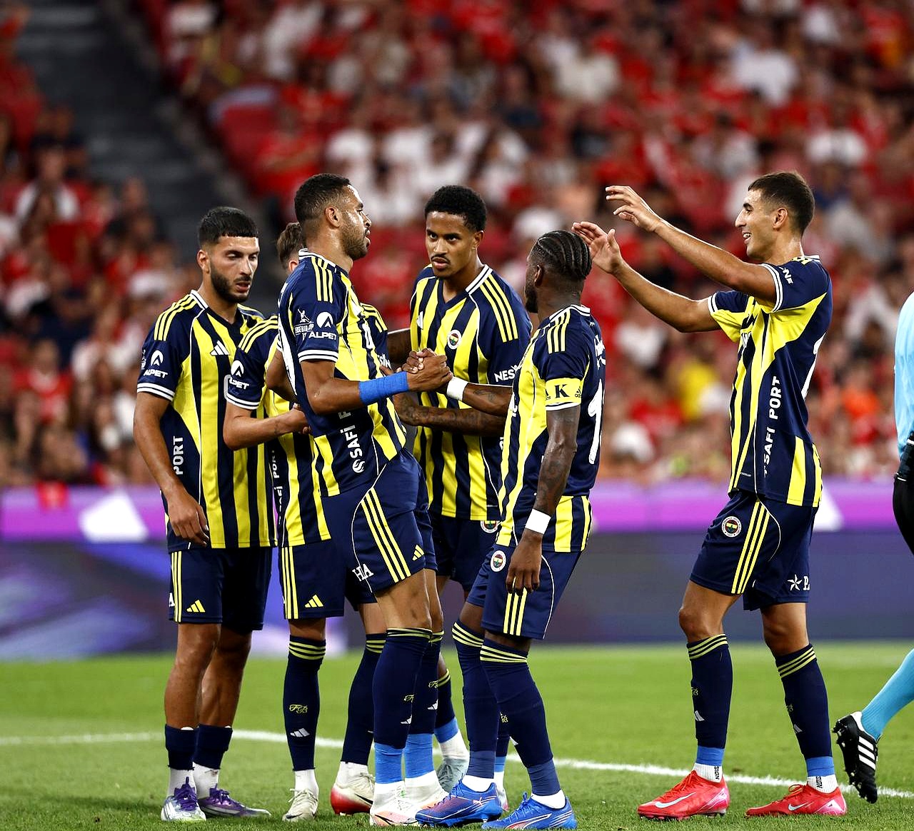 英雄联盟比赛投注 -今晚奥兰多魔术调整名单以备欧冠,迎来里程碑环节打磨,气氛紧张,轮换策略成焦点(奥兰多魔术0607赛季阵容)